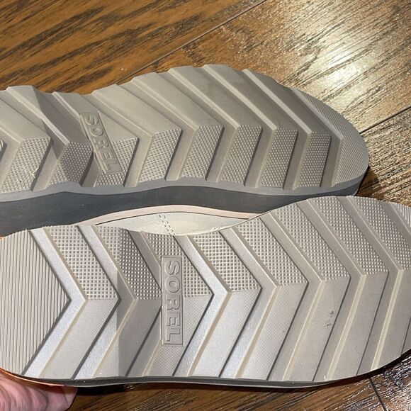 New Sorel Women's SIZE 7.5 Hi-Line Waterproof Hiker Boots - Picture 8 of 8